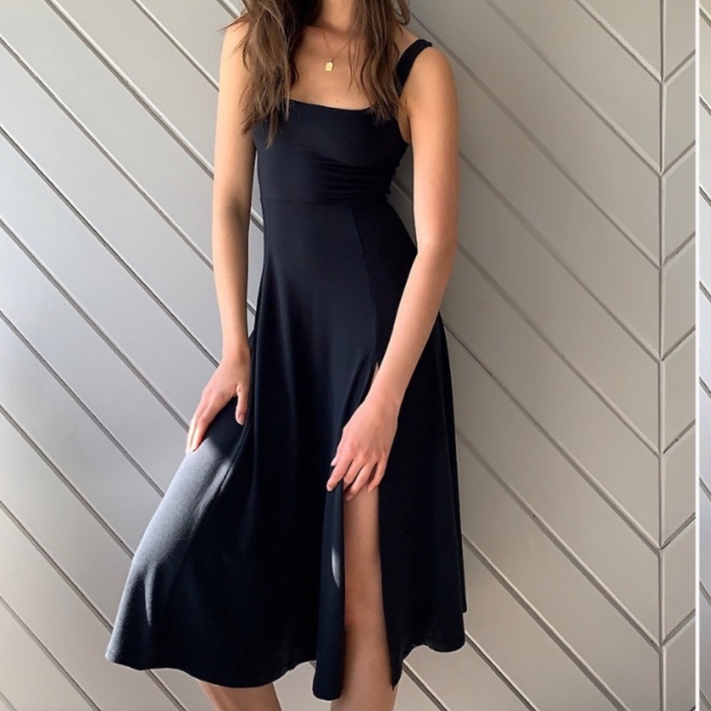 CCO‼️ Aritzia Wilfred Free Libra Black tank swing slit midi Dress medium